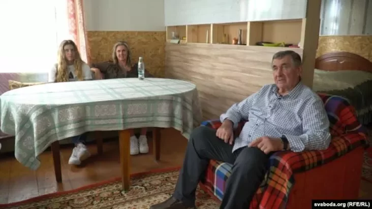 Джон з дачкой Мэры і ўнучкай Гэйлі