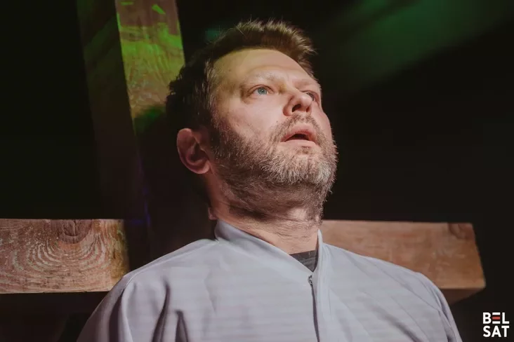 Премьера спектакля «Инсургенты» по пьесе Зенона Позняка в Варшаве на сцене The Backstage Bar. Варшава, Польша. 11 июня 2025 года. Фото: Рауль Дзюк / Белсат