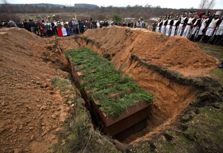 Re-burial ceremony of French soldiers who died in the 1812 Battle of Berezina. Photo by Julia Darashkevich