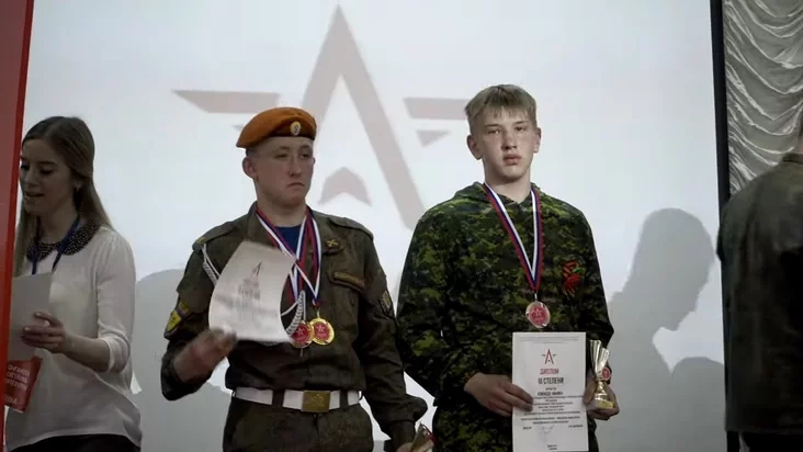 Hospodin Nikto protiv Putina Mr. Nobody Against Putin "Spadar Nichto suprać Pucina".