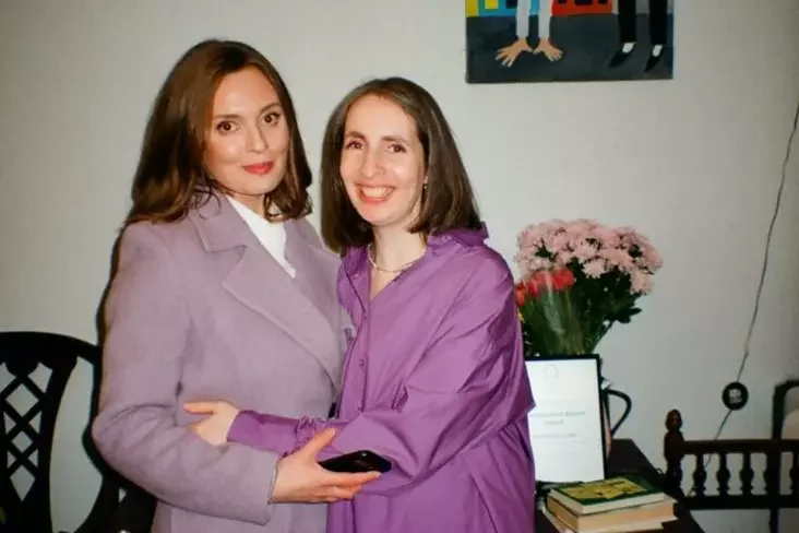 Кацярына Андрэева і Наста Лойка на волі. Варшава, вясна 2026 года. Фота: Ксенія Малюкова