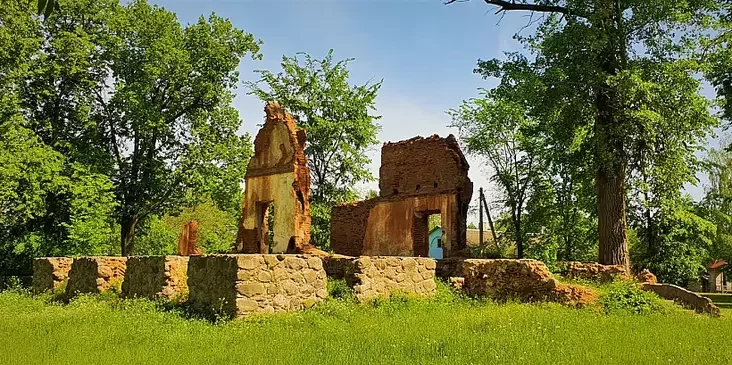 07-resztki_siadziby.jpg