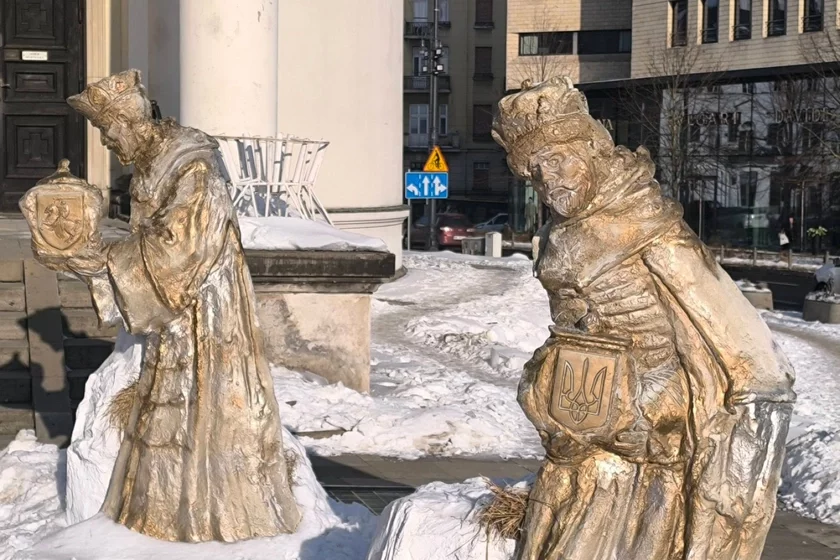 Три народа — Польши, Беларуси и Украины — объединила необычная композиция в центре Варшавы